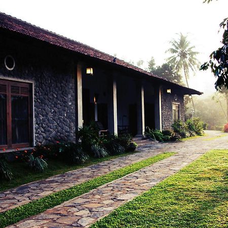 Serendip Stone Bungalow Kundasale Exterior photo