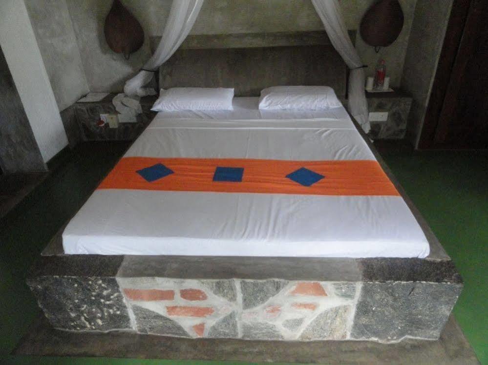 Serendip Stone Bungalow Kundasale Exterior photo